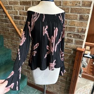 VTG Dress-U Black and Pink Floral Crinkle Smocked Off Shoulder Bell Sleeve Top